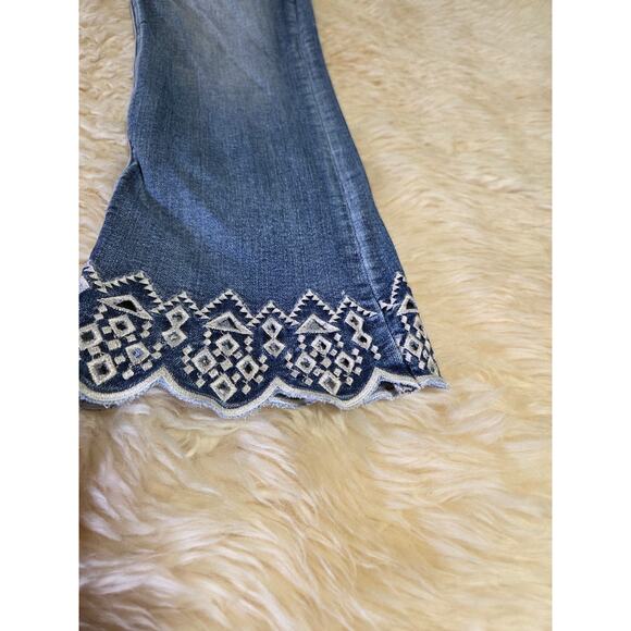 Miss Me embroidered Hem JEANS scalloped size 30 Cropped 28" Waist Low Rise - Picture 3 of 11